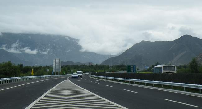 Lhasa Gonggar Airport Highway 06